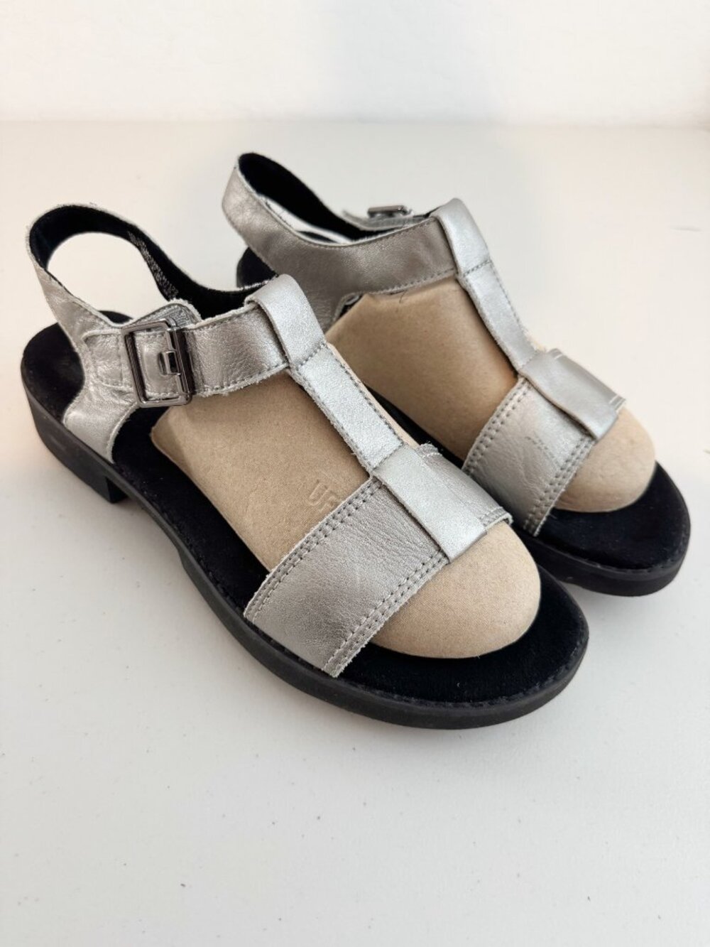 Munro Mel T-Strap Sandals 10.5 Wide Metallic Leather Fisherman Platform Comfort